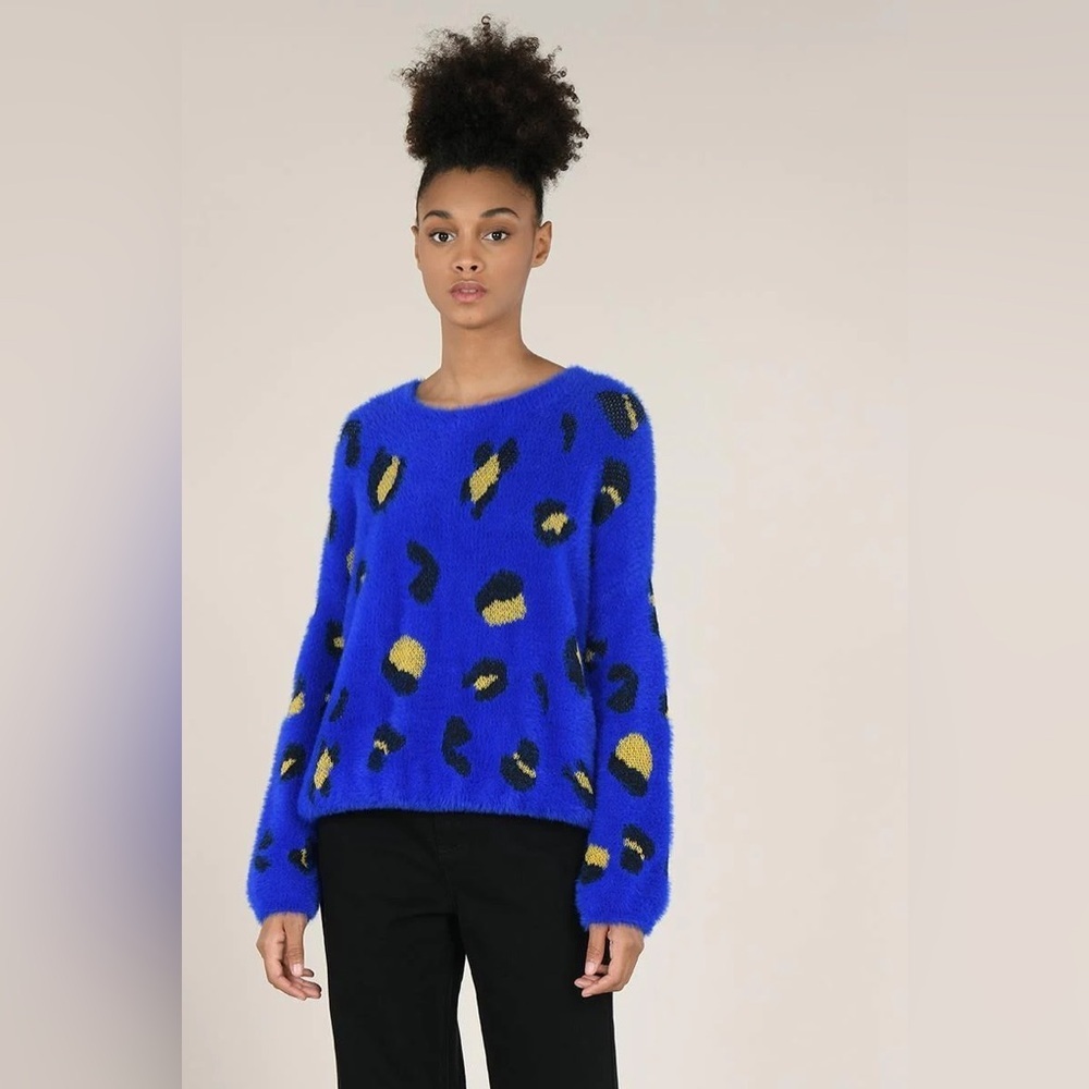 Lili Sidonio by Molly Bracken – Leopard Print Fuzzy Sweater Electric Blue – S/M